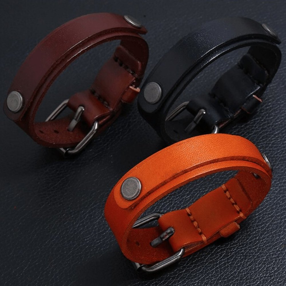 Buckle Leather Stud Bracelet